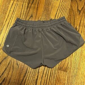 Lululemon hotty hot shorts size 8 regular 2.5 inch inseam grey